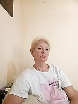 Snapshot of Calypso-Loove chatting on June 7, 2026, 9:25 am Calypso-Loove online show from June 7, 2026, 9:25 am