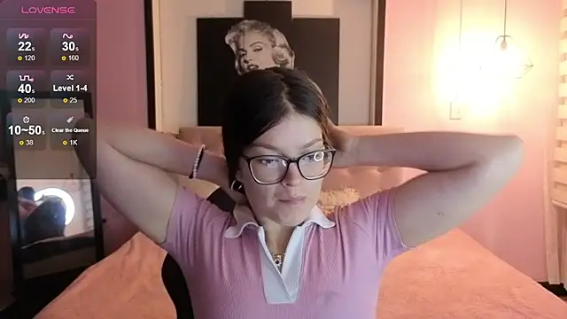 Snapshot of Sara_valderrama_ chatting on July 13, 2026, 2:05 pm Sara valderrama online show from July 13, 2026, 2:05 pm