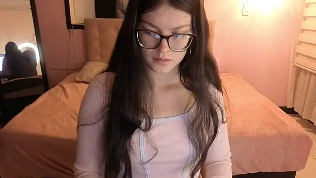 Snapshot of Sara_valderrama_ chatting on July 25, 2026, 3:40 pm Sara valderrama online show from July 25, 2026, 3:40 pm