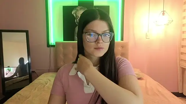Snapshot of Sara_valderrama_ chatting on June 13, 2026, 3:32 pm Sara valderrama online show from June 13, 2026, 3:32 pm
