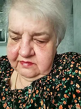 HapinessLovee online show from April 28, 2026, 7:46 am