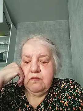 HapinessLovee online show from April 22, 2026, 6:53 am