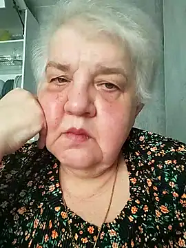 HapinessLovee online show from May 4, 2026, 10:51 am
