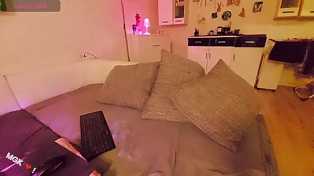 Snapshot of mindfvkc chatting on March 27, 2026, 3:15 am mindfvkc online show from March 27, 2026, 3:15 am