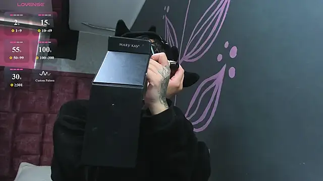 Kiara Fox   online show from February 19, 2026, 8:39 pm