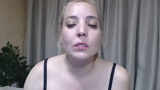 Snapshot of sweetpussy chatting on June 27, 2026, 3:40 pm sweetpussy online show from June 27, 2026, 3:40 pm
