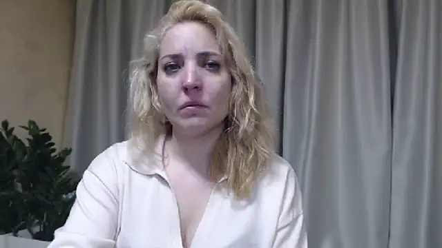 Snapshot of sweetpussy chatting on May 17, 2026, 5:13 pm sweetpussy online show from May 17, 2026, 5:13 pm
