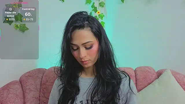 Madison Cortes online show from December 15, 2025, 9:53 pm