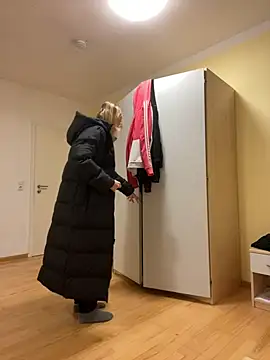 Milly-Kiss online show from January 17, 2026, 8:23 pm