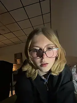 Milly-Kiss online show from January 6, 2026, 8:46 pm