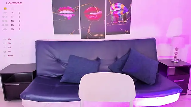 Snapshot of vaalentiino chatting on March 4, 2026, 2:03 pm vaalentiino online show from March 4, 2026, 2:03 pm