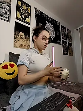 little  ammy online show from April 25, 2026, 10:07 pm