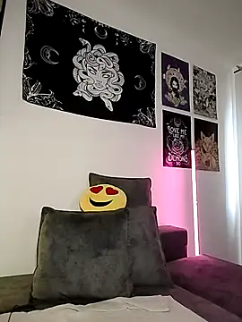 little  ammy online show from April 30, 2026, 10:25 pm