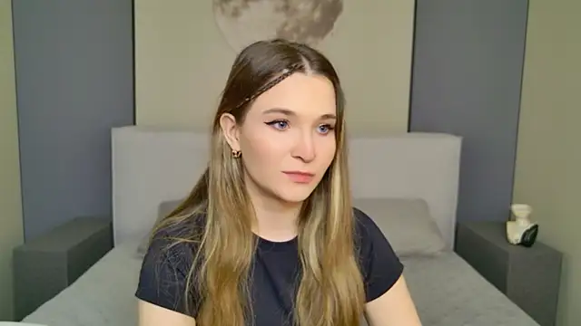 Lina Sinerz online show from April 2, 2026, 8:59 pm