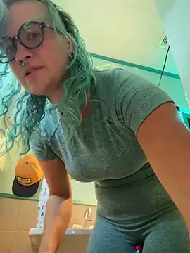 rosiebuddy online show from May 1, 2026, 8:14 pm