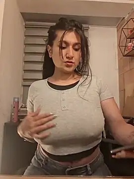Snapshot of Magenta_Moon chatting on July 21, 2026, 11:50 pm Magenta Moon online show from July 21, 2026, 11:50 pm