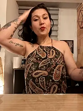 Snapshot of Magenta_Moon chatting on June 12, 2026, 11:35 pm Magenta Moon online show from June 12, 2026, 11:35 pm