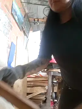 Snapshot of Magenta_Moon chatting on December 17, 2025, 8:25 pm Magenta Moon online show from December 17, 2025, 8:25 pm