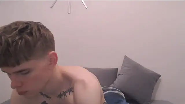 Snapshot of Fredd_Xanders chatting on April 16, 2026, 12:11 am Fredd Xanders online show from April 16, 2026, 12:11 am