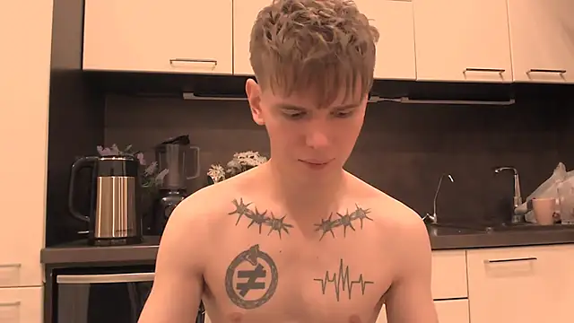 Snapshot of Fredd_Xanders chatting on December 5, 2025, 3:27 am Fredd Xanders online show from December 5, 2025, 3:27 am