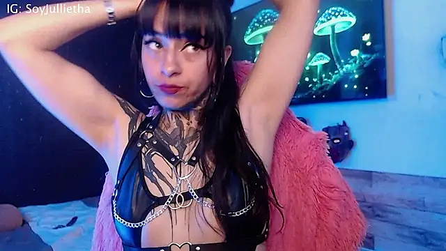 Julls420  online show from February 7, 2026, 6:43 am