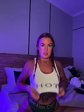 Snapshot of savana_xo chatting on February 7, 2026, 5:26 am savana xo online show from February 7, 2026, 5:26 am