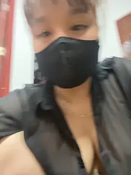 Snapshot of Hello_honey chatting on June 5, 2026, 4:35 pm Hello honey online show from June 5, 2026, 4:35 pm