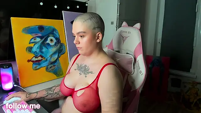 enigmastella online show from January 5, 2026, 5:27 pm