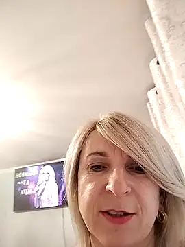 AhlyssaLove1155 online show from April 22, 2026, 4:47 pm