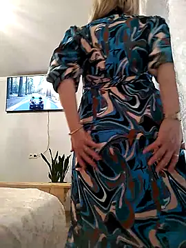 AhlyssaLove1155 online show from May 1, 2026, 4:45 pm