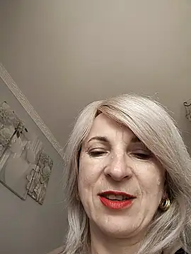 AhlyssaLove1155 online show from June 7, 2026, 12:54 pm