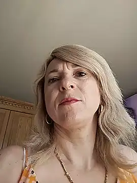 Snapshot of AhlyssaLove1155 chatting on June 21, 2026, 9:15 am AhlyssaLove1155 online show from June 21, 2026, 9:15 am