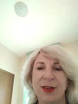 Snapshot of AhlyssaLove1155 chatting on August 6, 2026, 12:33 pm AhlyssaLove1155 online show from August 6, 2026, 12:33 pm