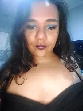 Snapshot of thebomb07 chatting on December 15, 2025, 1:17 pm thebomb07 online show from December 15, 2025, 1:17 pm