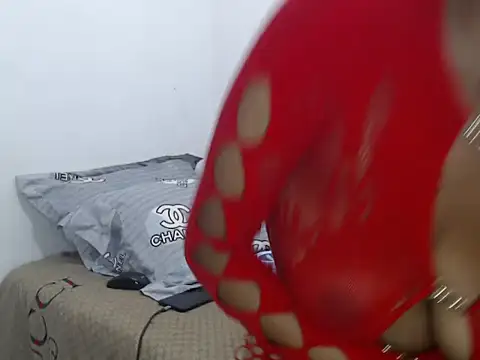 Snapshot of Belle2556 chatting on December 14, 2025, 5:18 pm Belle2556 online show from December 14, 2025, 5:18 pm