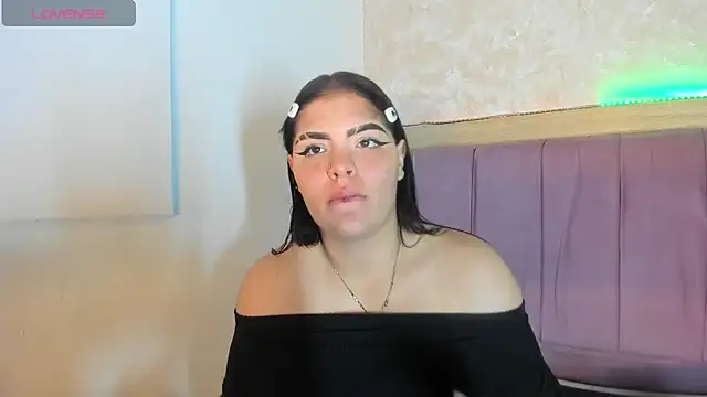 alunnaclarkcm online show from December 15, 2025, 9:42 pm