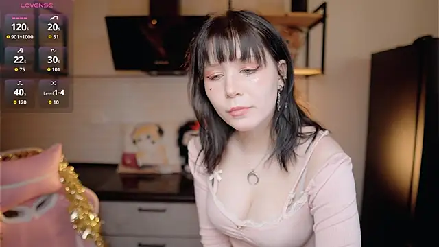 Snapshot of Nickari chatting on February 14, 2026, 9:31 am Nickari online show from February 14, 2026, 9:31 am