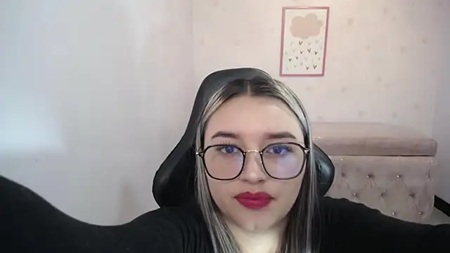 Snapshot of Iris_Bell_ch chatting on December 14, 2025, 11:27 am Iris Bell ch online show from December 14, 2025, 11:27 am