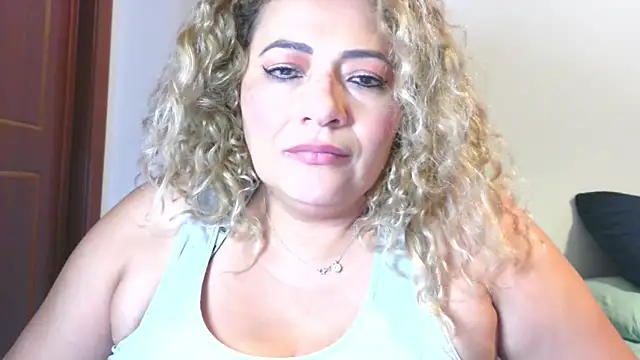 Snapshot of mariajosebarrazaa chatting on May 15, 2026, 6:28 pm mariajosebarrazaa online show from May 15, 2026, 6:28 pm