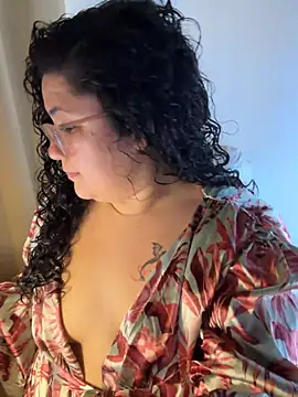 VanesssaMilf  online show from July 25, 2026, 3:03 am