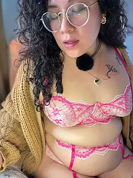 Snapshot of VanesssaMilf_ chatting on June 4, 2026, 1:05 pm VanesssaMilf online show from June 4, 2026, 1:05 pm