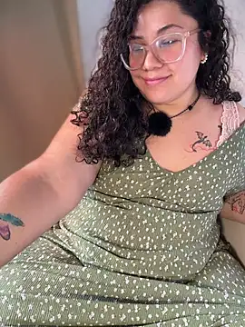 Snapshot of VanesssaMilf_ chatting on May 29, 2026, 6:25 pm VanesssaMilf online show from May 29, 2026, 6:25 pm