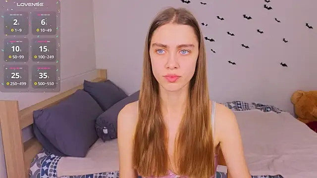 Snapshot of Charmgirla chatting on December 15, 2025, 2:17 am Charmgirla online show from December 15, 2025, 2:17 am