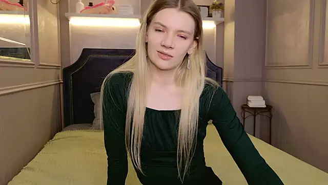 Snapshot of Vivien_Hans chatting on March 3, 2026, 8:38 pm Vivien Hans online show from March 3, 2026, 8:38 pm