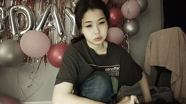 Snapshot of kimyjina chatting on June 5, 2026, 3:22 am kimyjina online show from June 5, 2026, 3:22 am