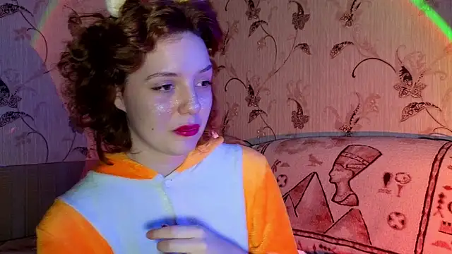 Snapshot of Ari_Meow chatting on December 19, 2025, 9:39 pm Ari Meow online show from December 19, 2025, 9:39 pm