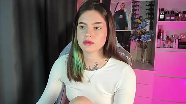 Snapshot of NikkieKitty chatting on March 17, 2026, 4:10 pm NikkieKitty online show from March 17, 2026, 4:10 pm