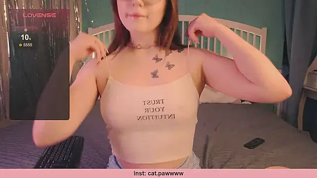 Snapshot of AprilFarrowy chatting on June 6, 2026, 8:58 pm AprilFarrowy online show from June 6, 2026, 8:58 pm