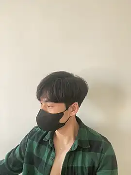 kimze7 online show from February 2, 2026, 8:13 am