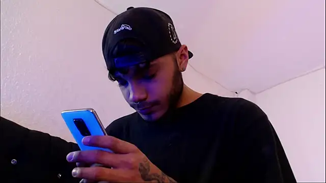 kingdani hot online show from March 22, 2026, 3:43 am